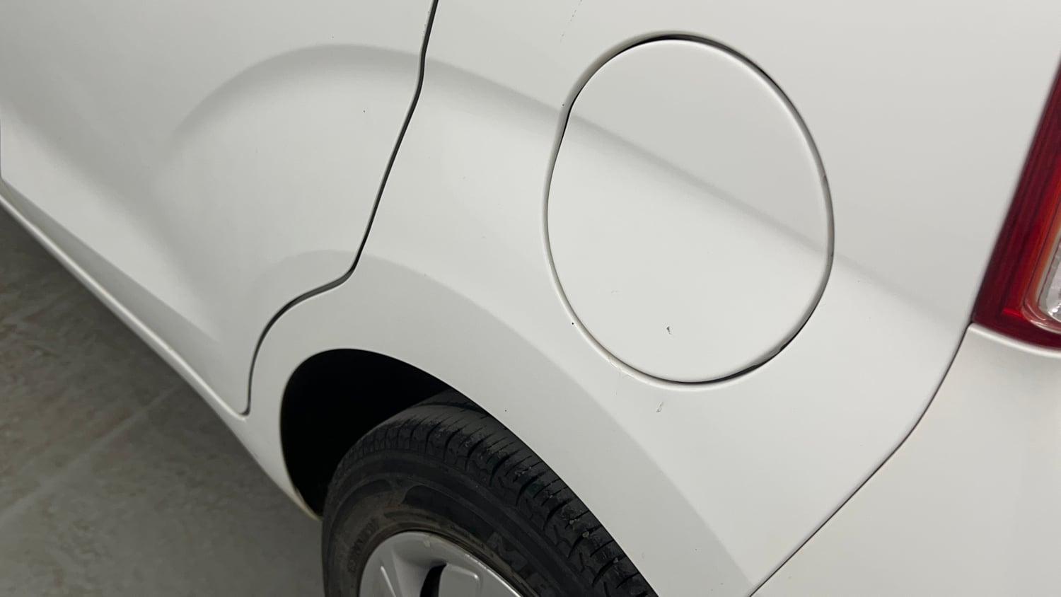 Used 2018 Hyundai Santro Asta Petrol Manual dents MINOR DENT