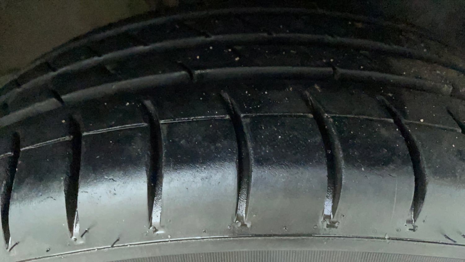 Used 2016 Volkswagen Polo Highline1.5L (D) Diesel Manual tyres RIGHT FRONT TYRE TREAD VIEW