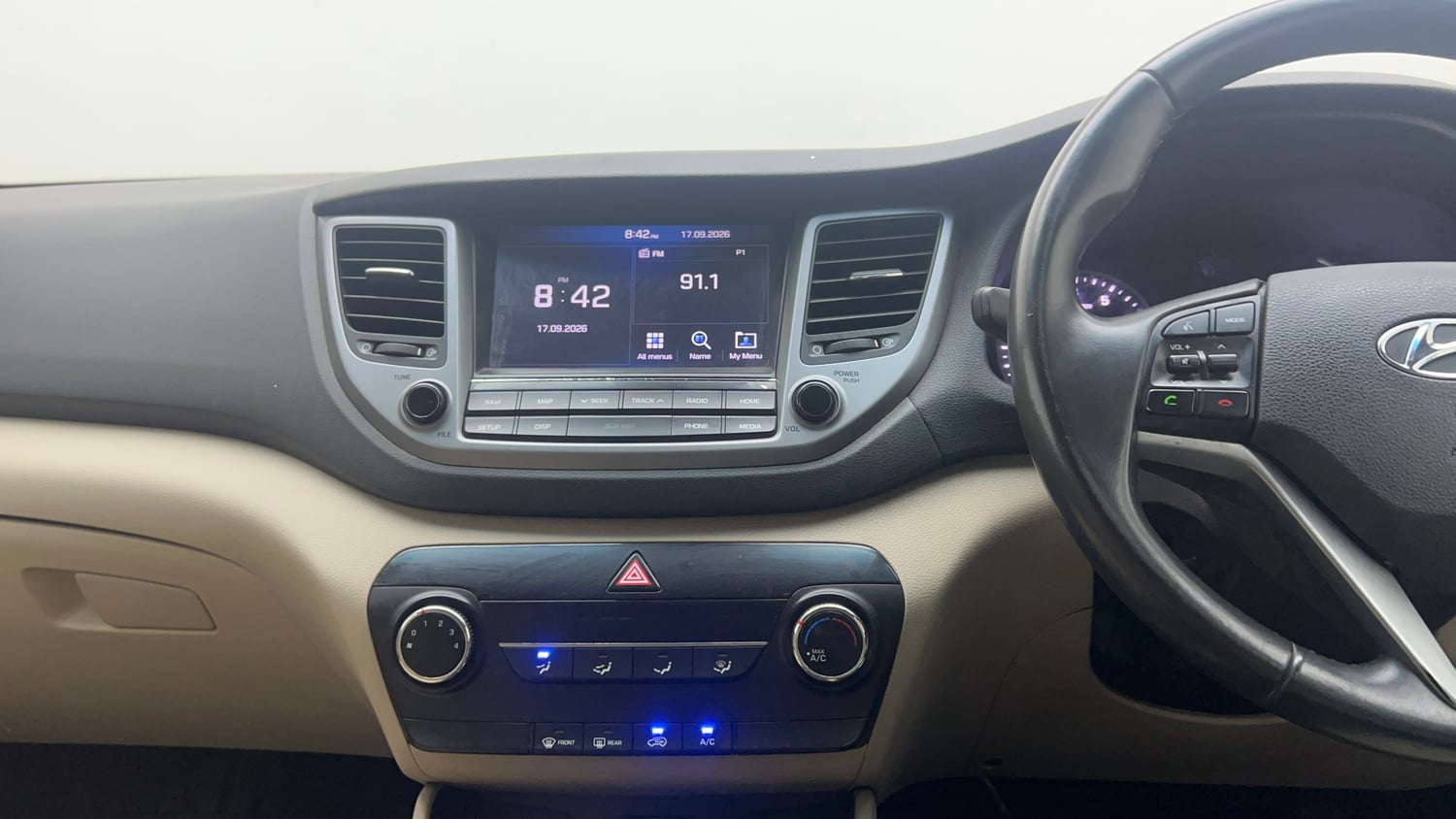Used 2017 Hyundai Tucson 2WD MT Petrol Petrol Manual interior MUSIC SYSTEM & AC CONTROL VIEW