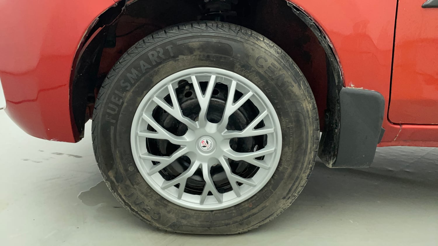 Used 2019 Maruti Suzuki Alto 800 VXi Petrol Manual tyres LEFT FRONT TYRE RIM VIEW