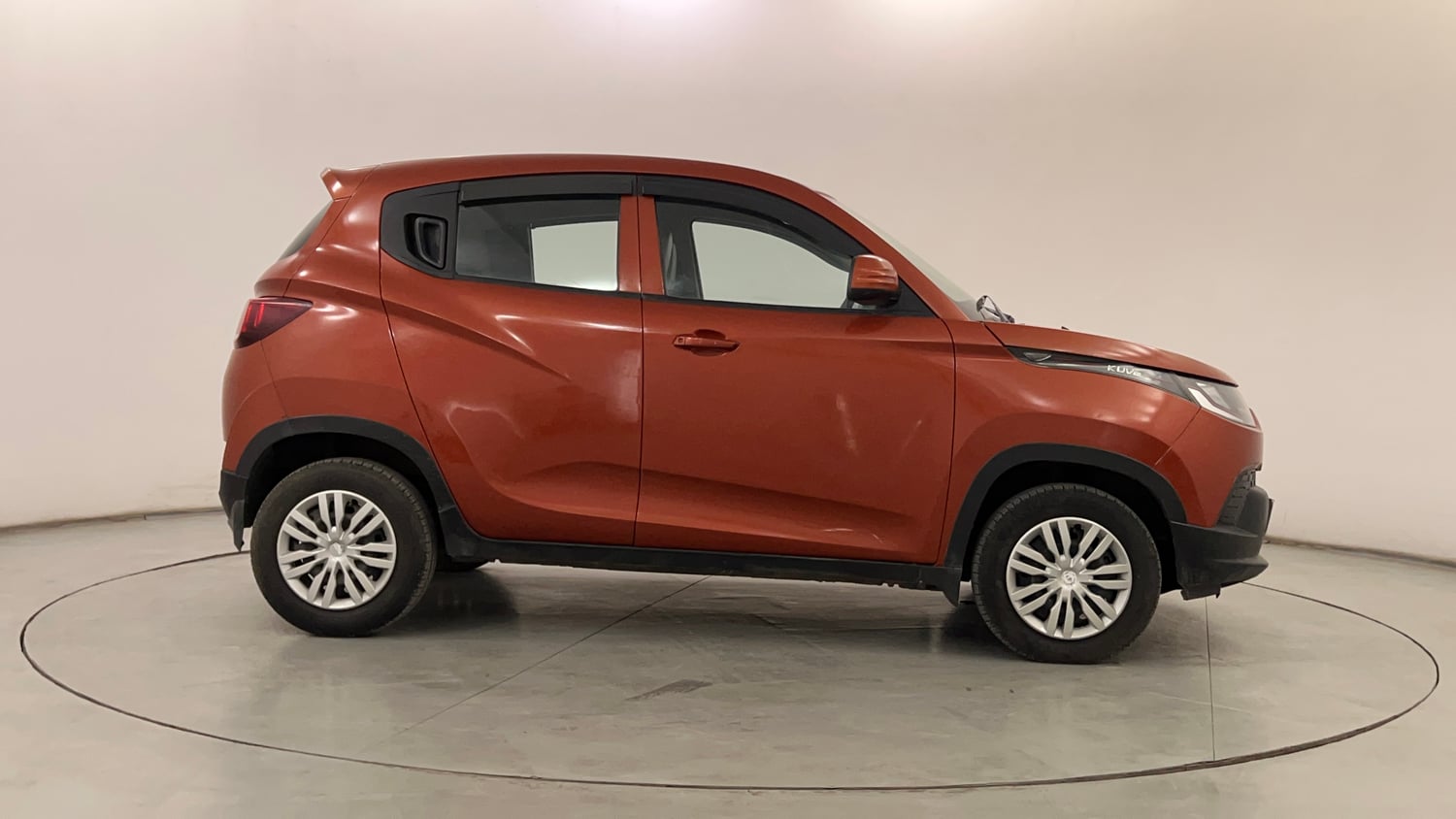 Used 2016 Mahindra KUV100 K4 5 STR Petrol Manual exterior RIGHT SIDE VIEW