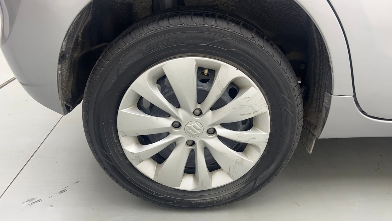 Used 2017 Maruti Suzuki Baleno Delta 1.2 Petrol Manual tyres RIGHT REAR TYRE RIM VIEW