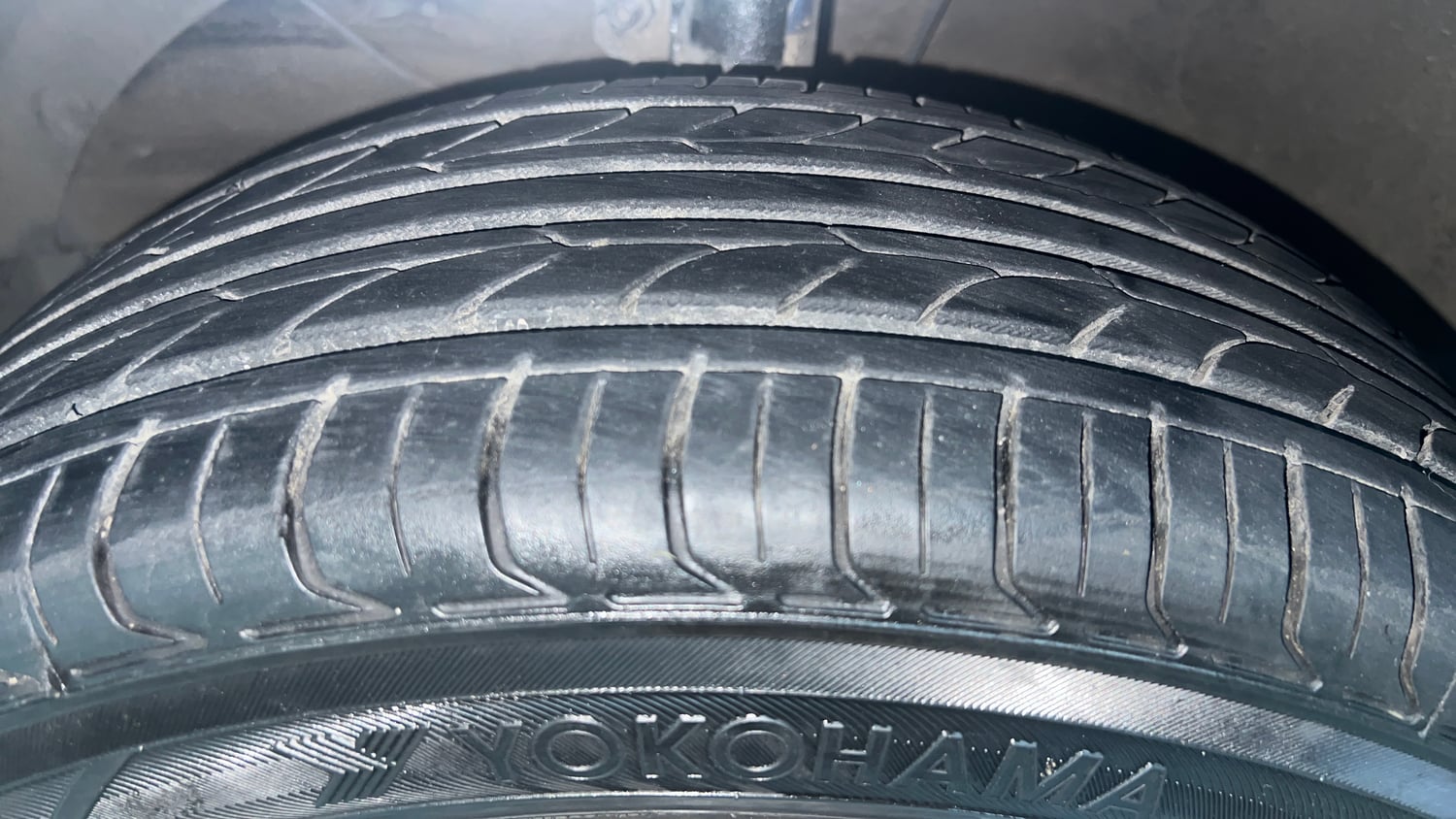 Used 2017 Maruti Suzuki Baleno Delta 1.2 Petrol Manual tyres LEFT FRONT TYRE TREAD VIEW
