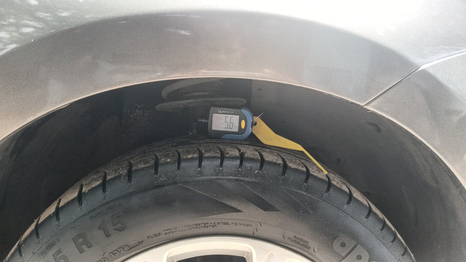 Used 2019 Maruti Suzuki Swift ZXi Petrol Manual tyres RIGHT FRONT TYRE TREAD VIEW