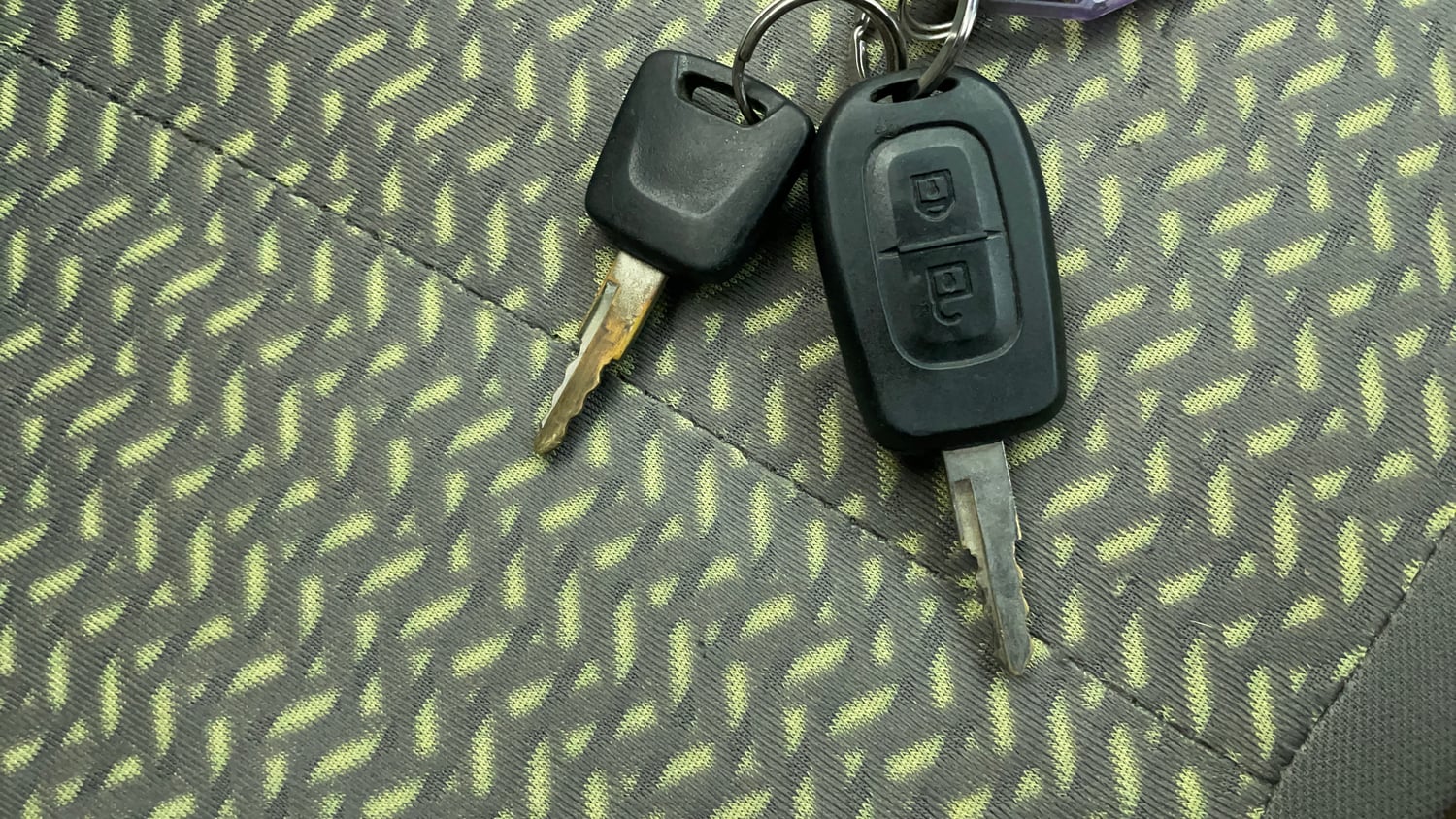 Used 2017 Datsun Redi-GO T (O) Petrol Manual extra CAR KEY VIEW
