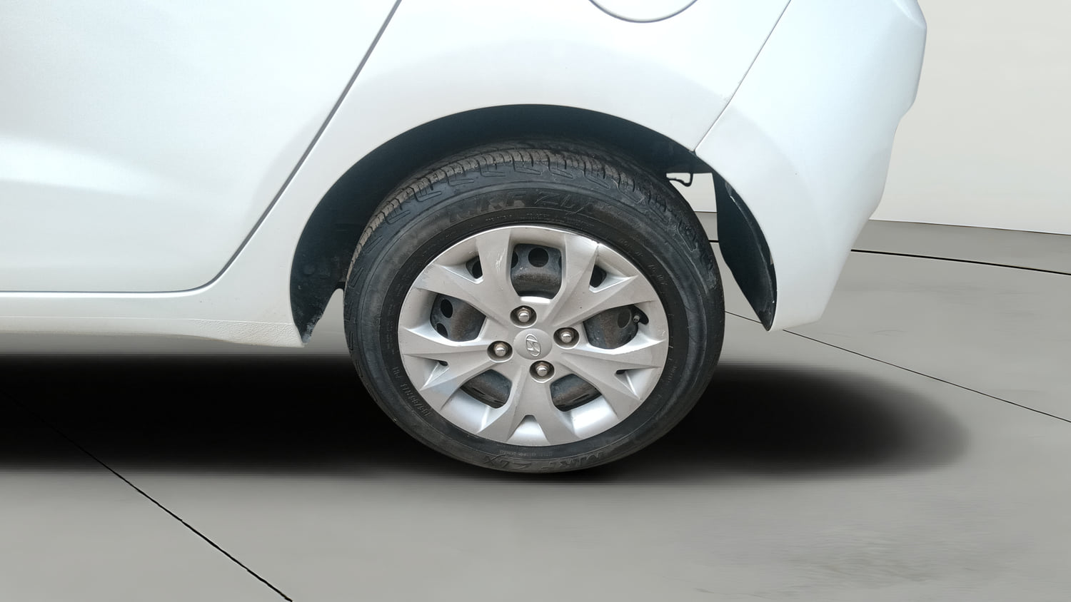 Used 2016 Hyundai Grand i10 Magna 1.2 Kappa VTVT Petrol Manual tyres LEFT REAR TYRE RIM VIEW