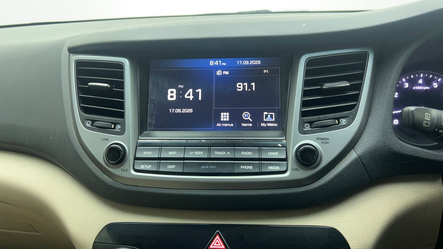 Used 2017 Hyundai Tucson 2WD MT Petrol Petrol Manual top_features Integrated (in-dash) music system