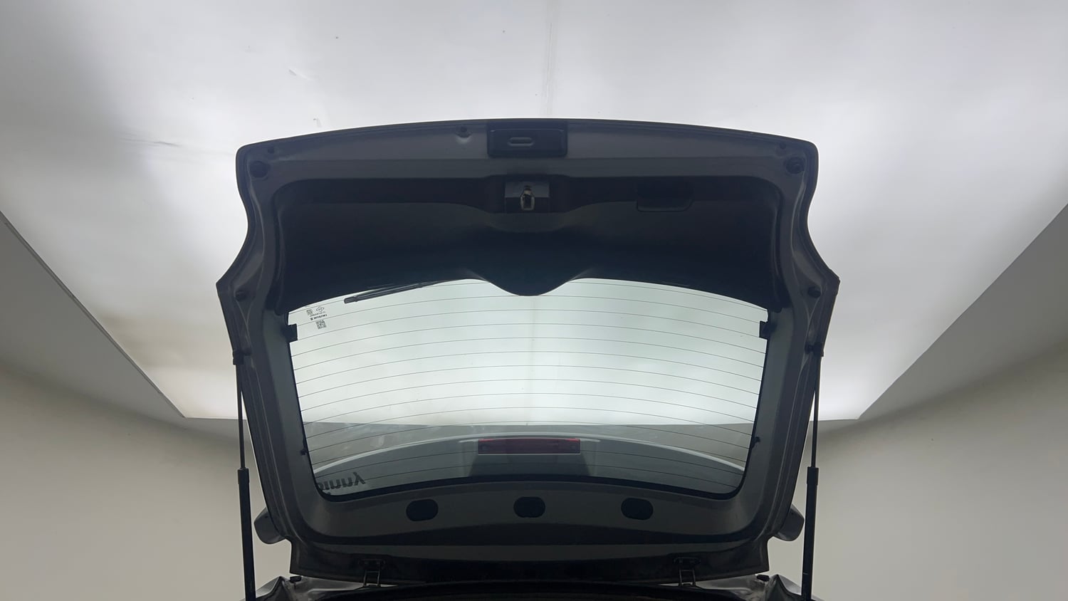 Used 2017 Maruti Suzuki Baleno Delta 1.2 Petrol Manual interior DICKY DOOR OPEN VIEW