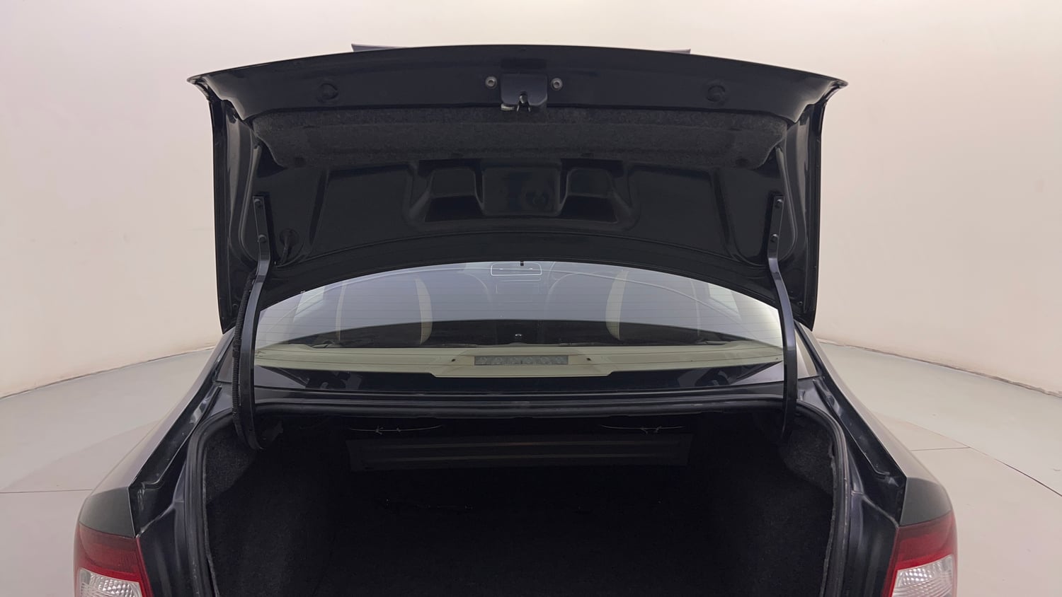 Used 2019 Skoda Rapid Ambition 1.5 TDI AT Diesel Automatic interior DICKY DOOR OPEN VIEW