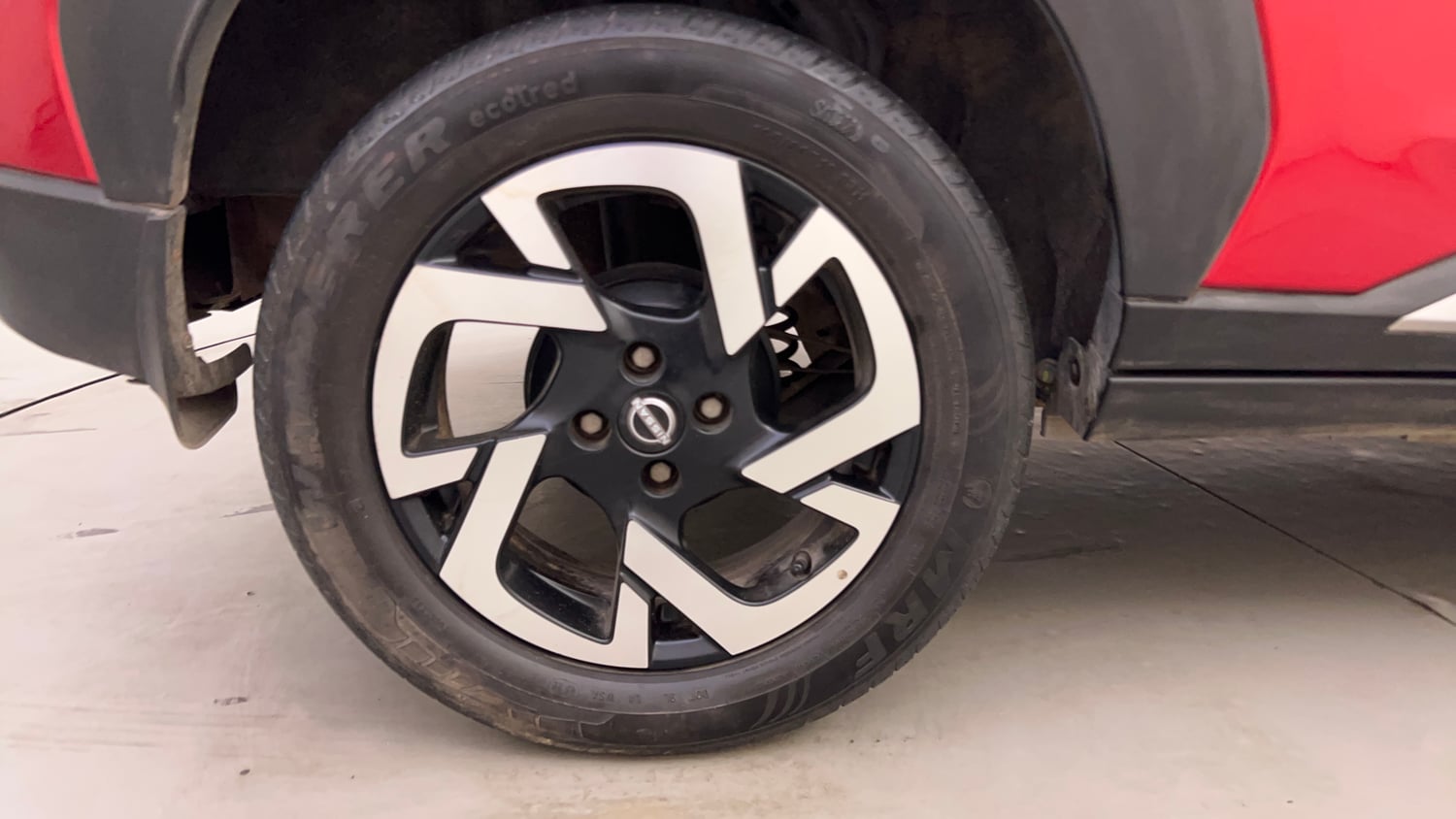 Used 2023 Nissan Magnite XV Premium Turbo CVT Petrol Automatic tyres RIGHT REAR TYRE RIM VIEW