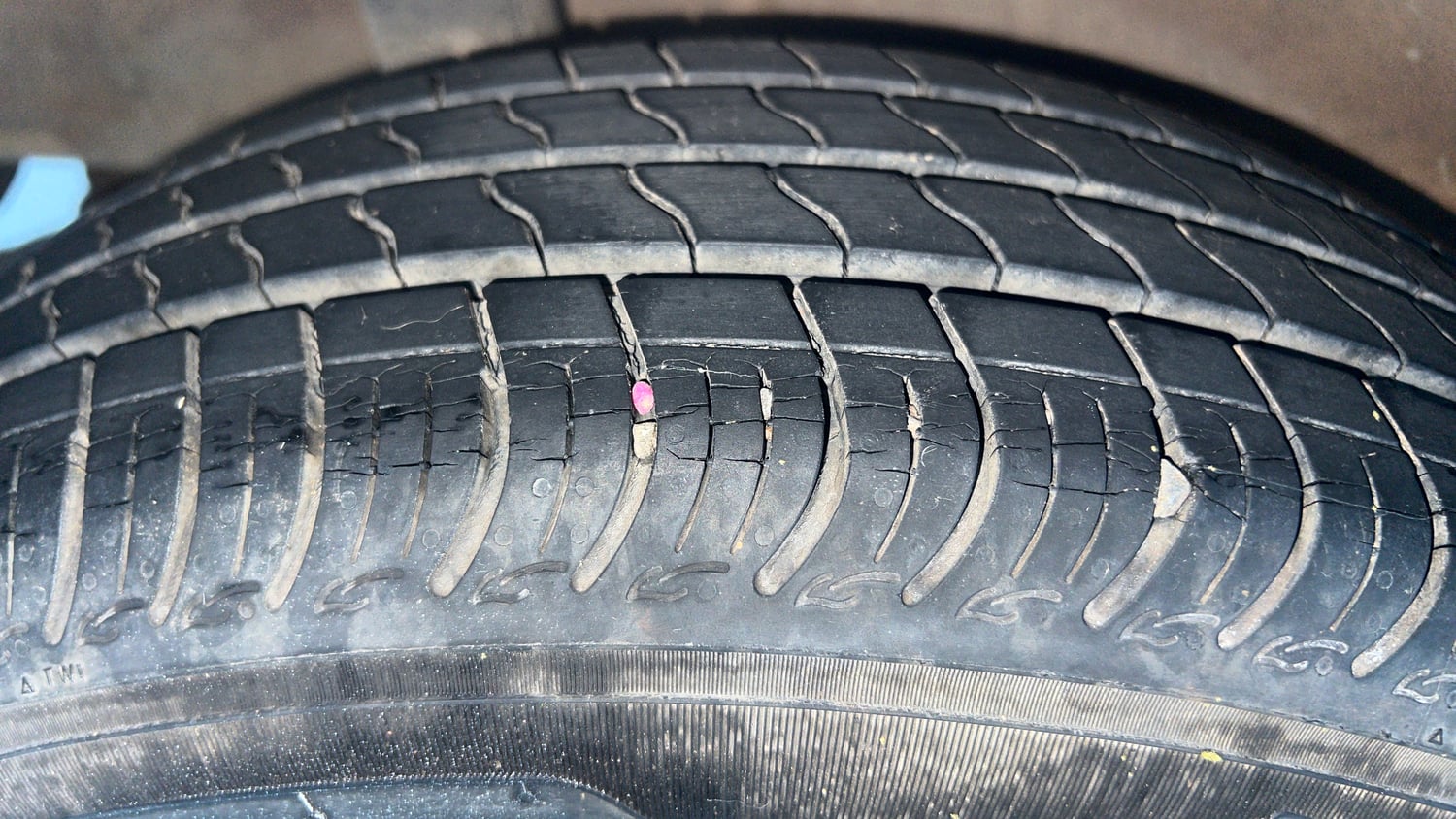 Used 2023 Maruti Suzuki Wagon R ZXI Plus 1.2 Petrol Manual tyres RIGHT REAR TYRE TREAD VIEW