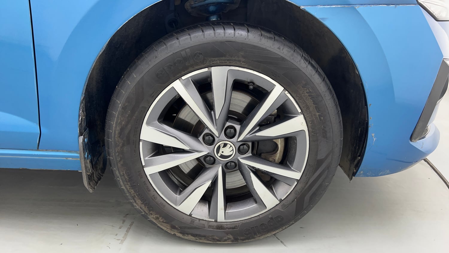 Used 2022 Skoda Slavia Style 1.5L TSI DSG Petrol Automatic tyres RIGHT FRONT TYRE RIM VIEW