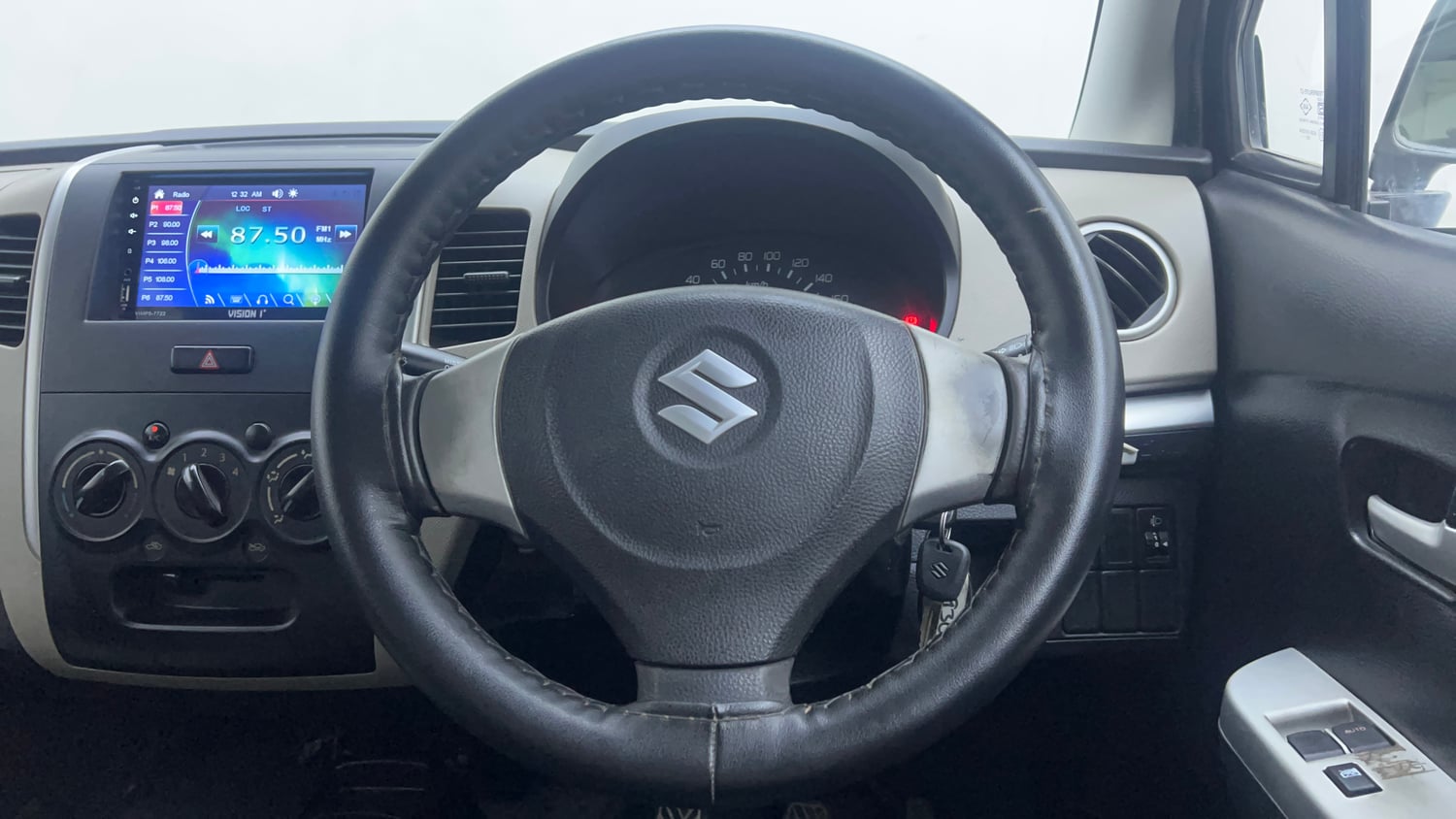 Used 2014 Maruti Suzuki Wagon R LXI Petrol Manual interior STEERING VIEW