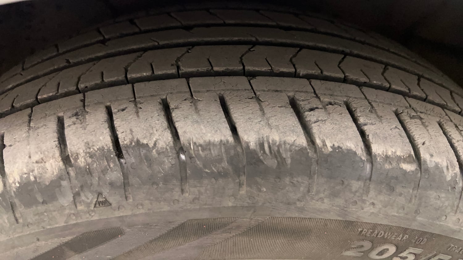 Used 2023 Hyundai Verna SX (O) 1.5 Turbo Petrol MT Petrol Manual tyres LEFT FRONT TYRE TREAD VIEW