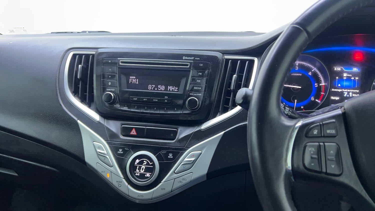 Used 2017 Maruti Suzuki Baleno Zeta 1.3 Diesel Manual interior MUSIC SYSTEM & AC CONTROL VIEW