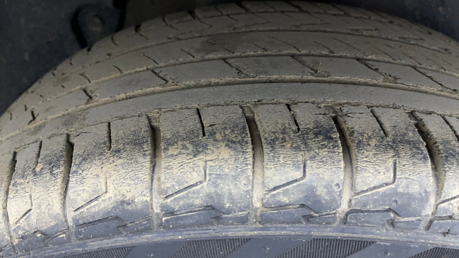 Used 2024 Kia Seltos HTX 1.5 Petrol MT Petrol Manual tyres RIGHT REAR TYRE TREAD VIEW