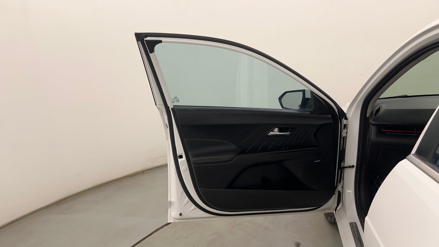 Used 2023 Hyundai Verna SX (O) 1.5 Turbo Petrol MT Petrol Manual interior LEFT FRONT DOOR OPEN VIEW
