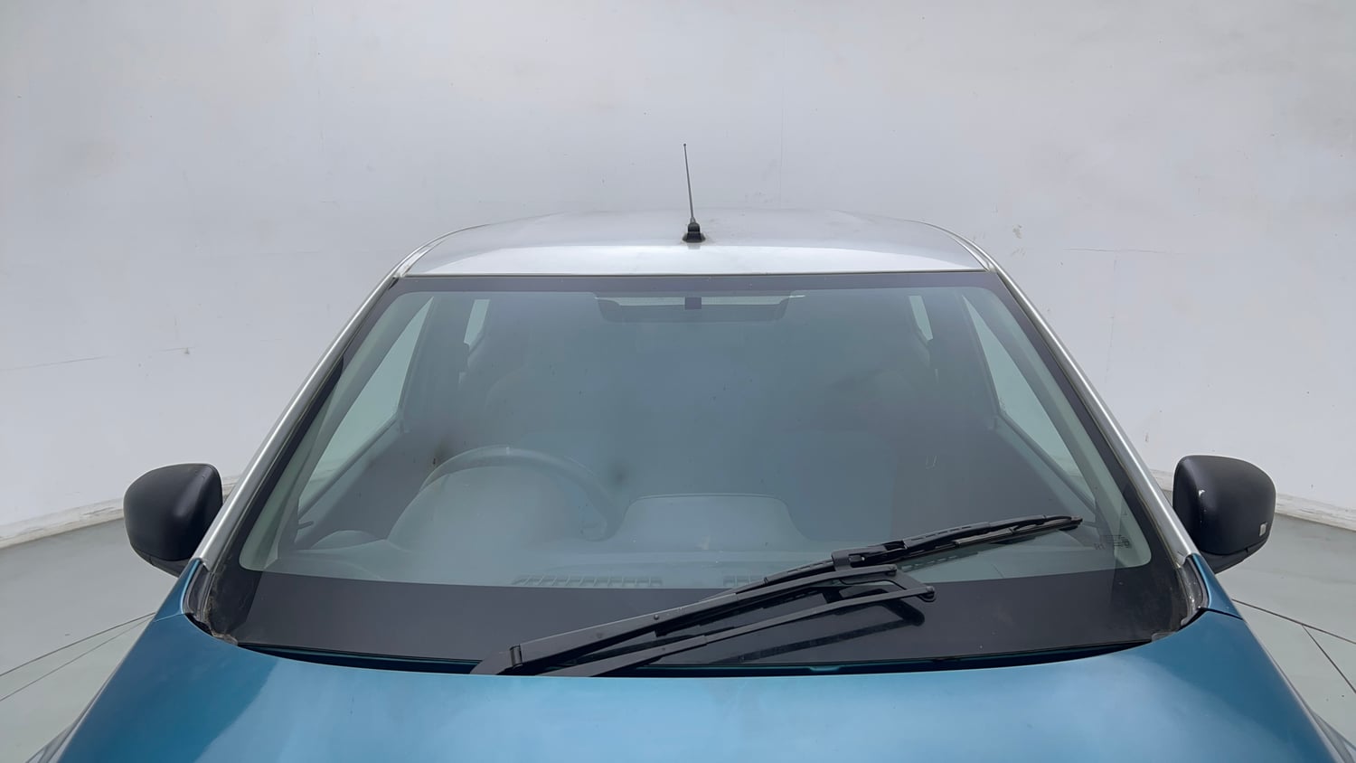 Used 2020 Renault Kwid Neotech RXL Petrol Manual exterior FRONT WINDSHIELD VIEW