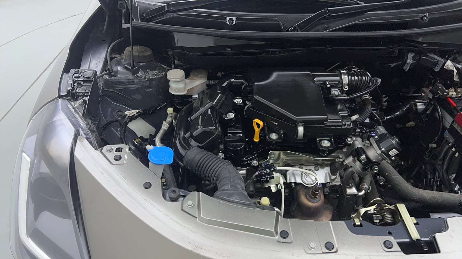 Used 2025 Maruti Suzuki Swift VXi Petrol Manual engine ENGINE RIGHT SIDE VIEW