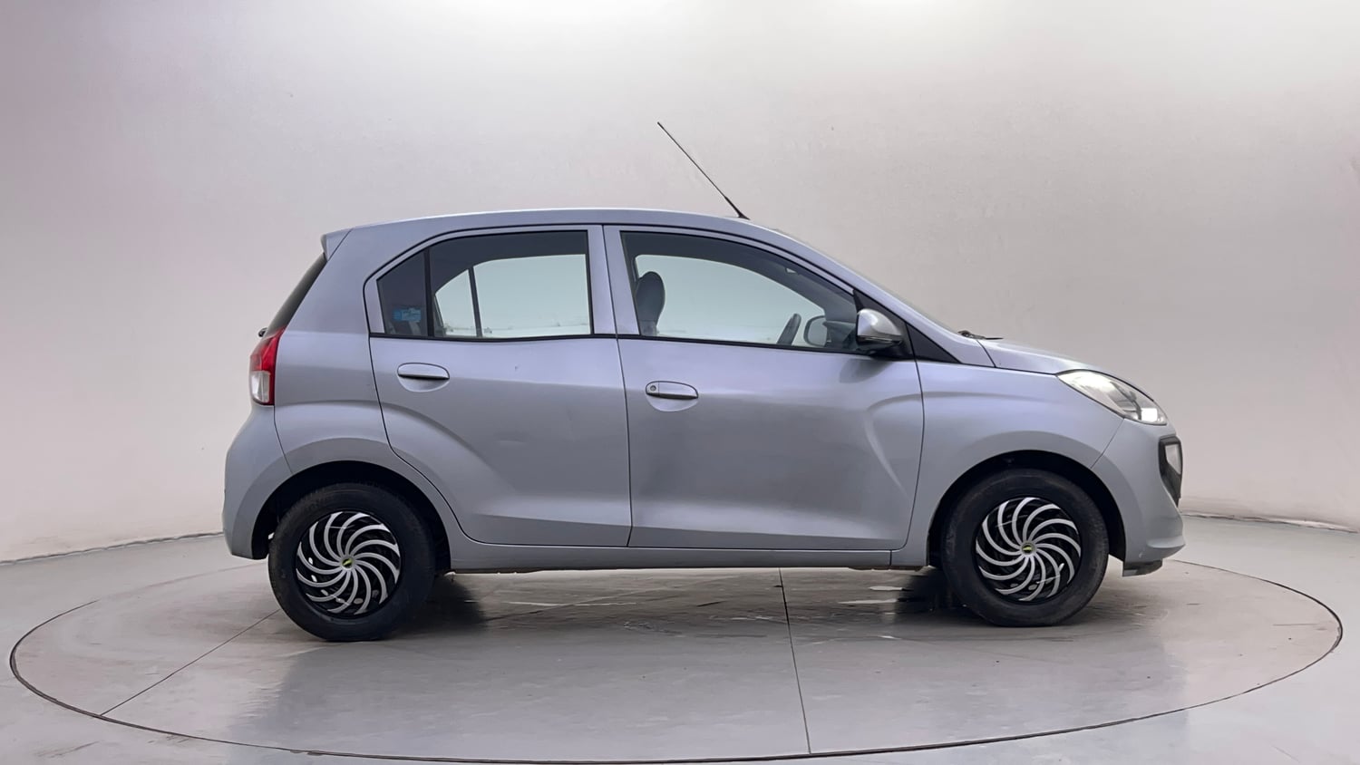 Used 2020 Hyundai Santro Asta Petrol Manual exterior RIGHT SIDE VIEW
