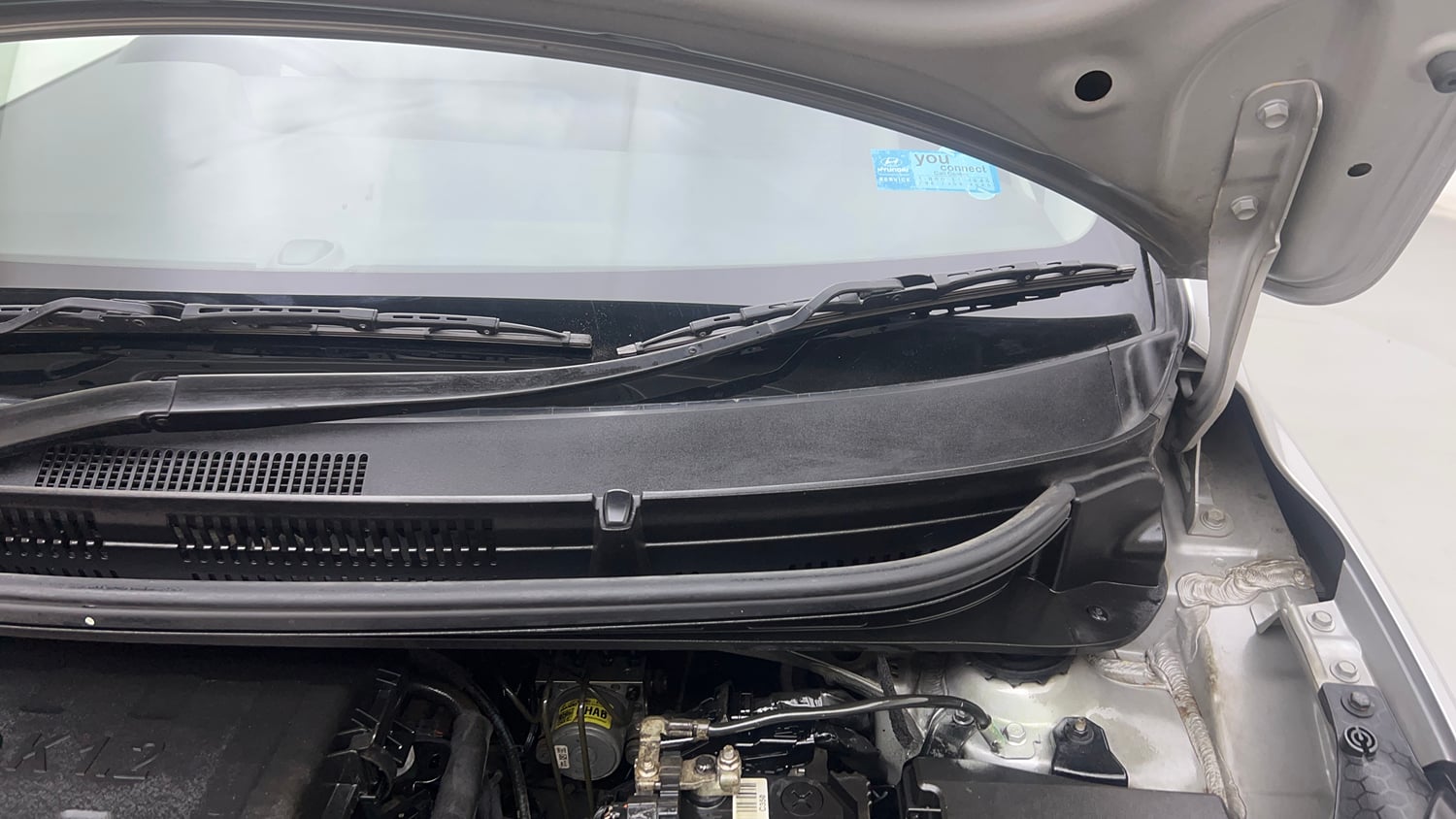 Used 2022 Hyundai Grand i10 Nios Magna 1.2 Kappa VTVT Petrol Manual engine ENGINE LEFT SIDE HINGE & APRON VIEW