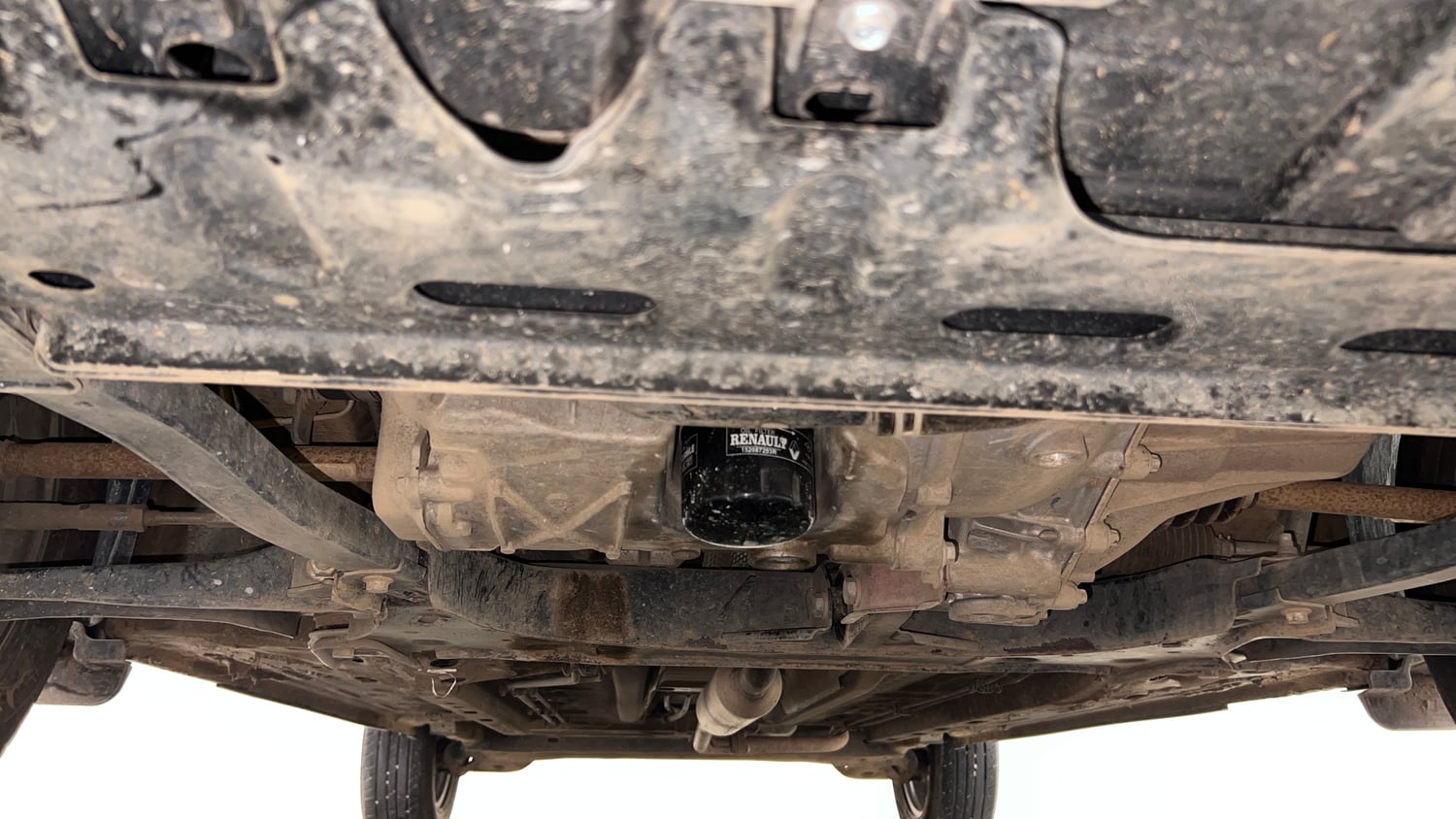 Used 2024 Nissan Magnite XE Petrol Manual extra FRONT LEFT UNDERBODY VIEW