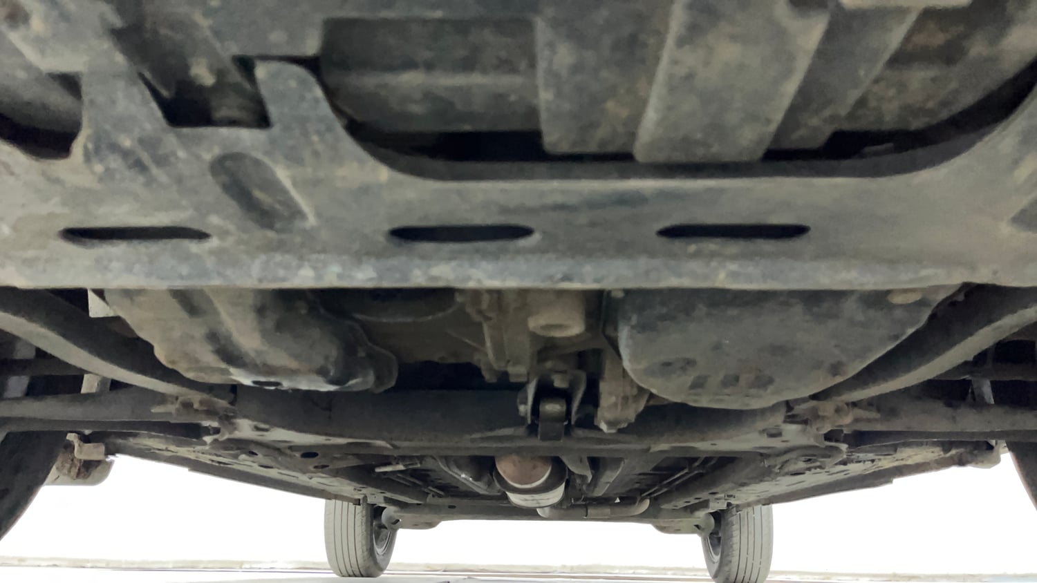 Used 2024 Nissan Magnite XV Premium (O)Turbo CVT Petrol Automatic extra FRONT LEFT UNDERBODY VIEW