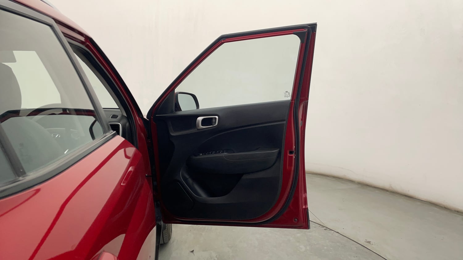 Used 2022 Hyundai Venue SX 1.0 Turbo Petrol Manual interior RIGHT FRONT DOOR OPEN VIEW