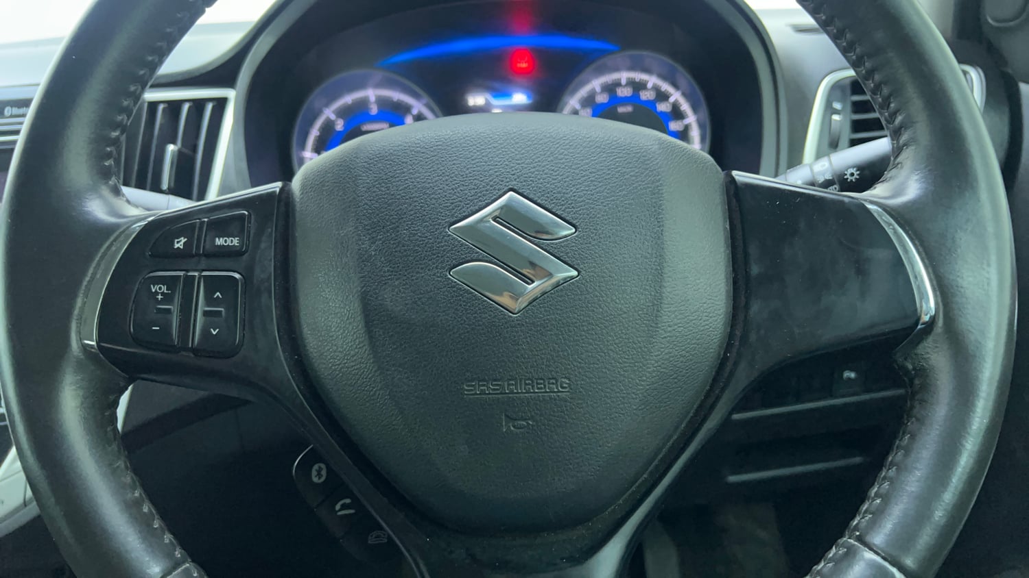 Used 2017 Maruti Suzuki Baleno Zeta 1.3 Diesel Manual top_features Airbags