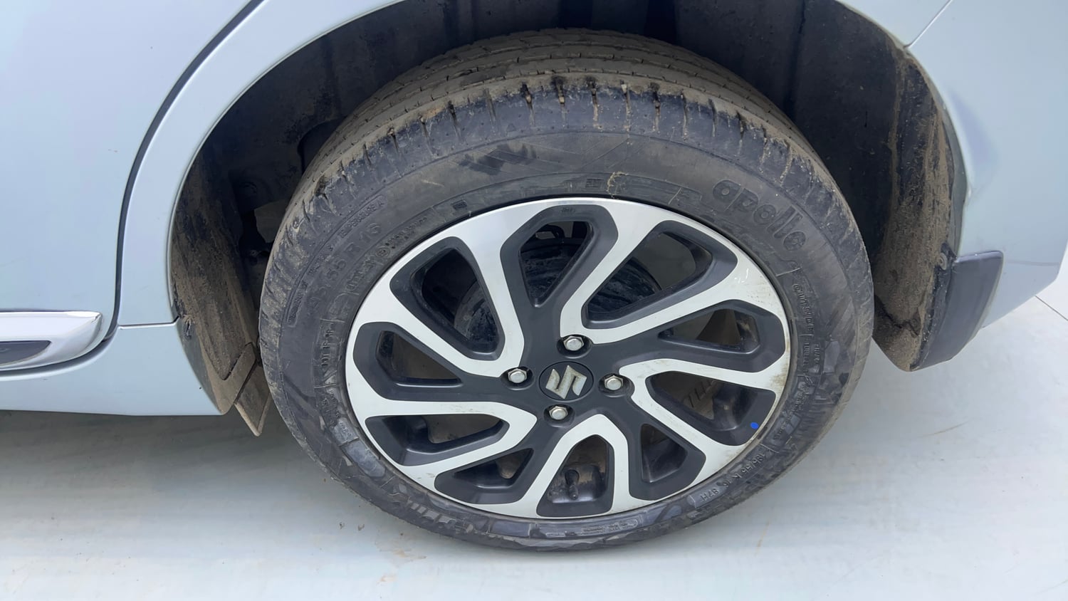 Used 2024 Maruti Suzuki Baleno Alpha MT Petrol Manual tyres LEFT REAR TYRE RIM VIEW