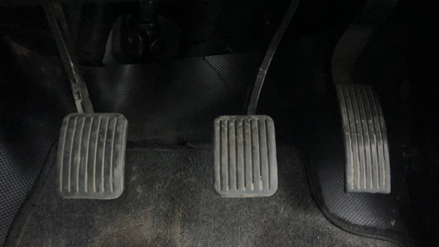 Used 2017 Hyundai Grand i10 Sportz (O) 1.2 Kappa VTVT Petrol Manual interior PEDALS VIEW