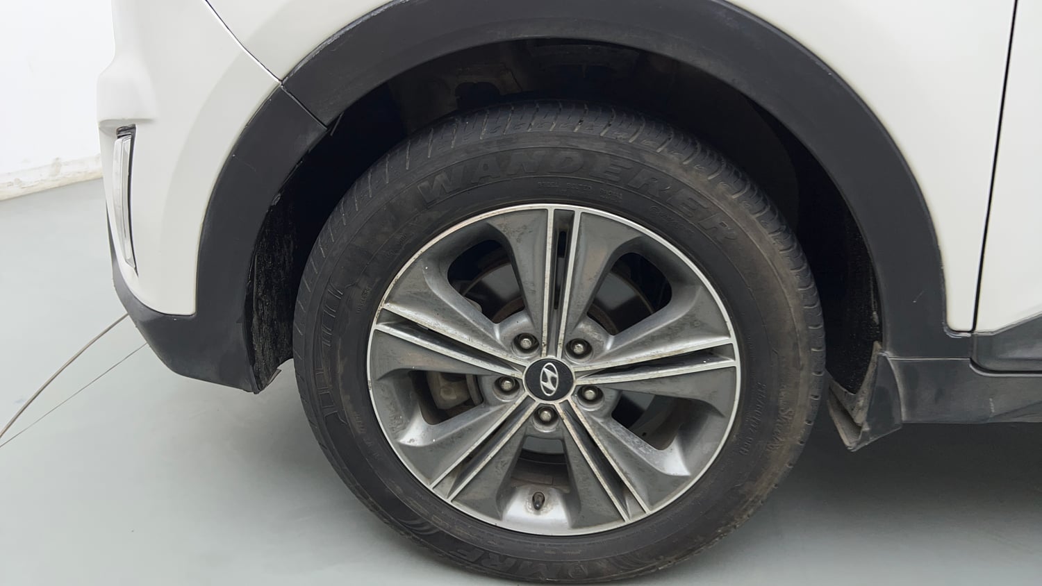 Used 2018 Hyundai Creta SX Plus 1.6 AT Petrol Petrol Automatic tyres LEFT FRONT TYRE RIM VIEW