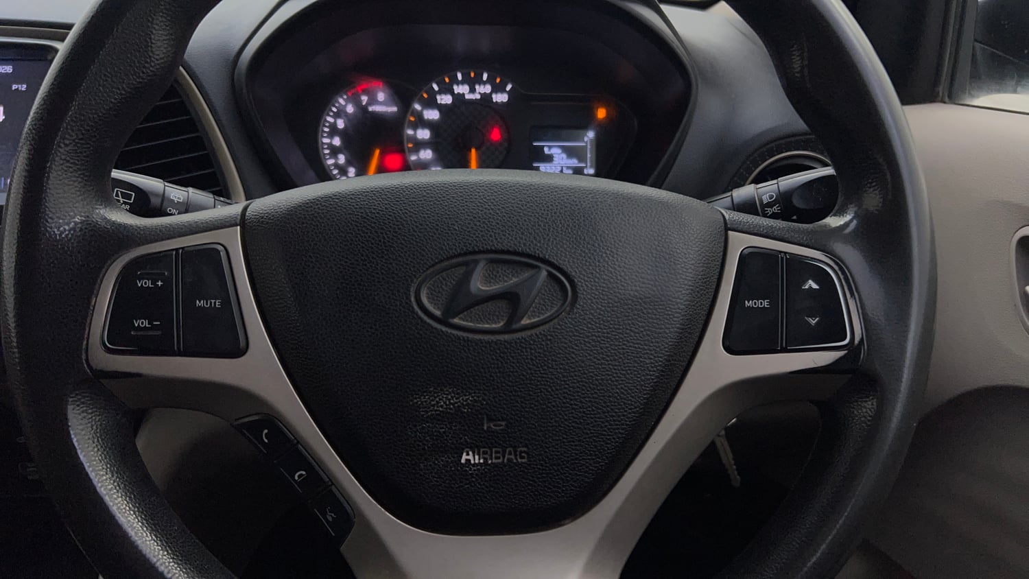 Used 2020 Hyundai Santro Asta Petrol Manual top_features Airbags