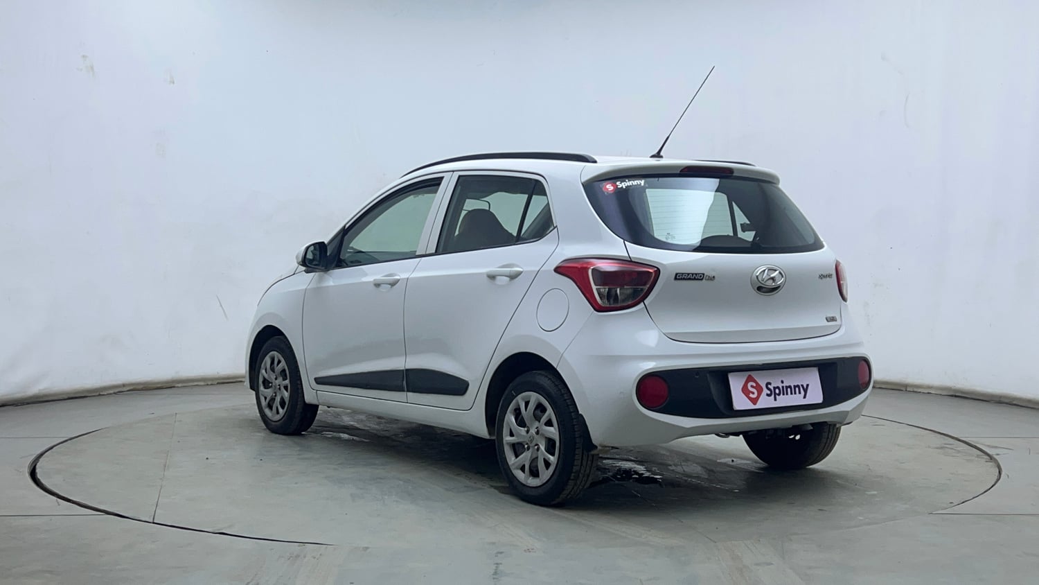 Used 2017 Hyundai Grand i10 Sportz (O) 1.2 Kappa VTVT Petrol Manual exterior LEFT REAR CORNER VIEW
