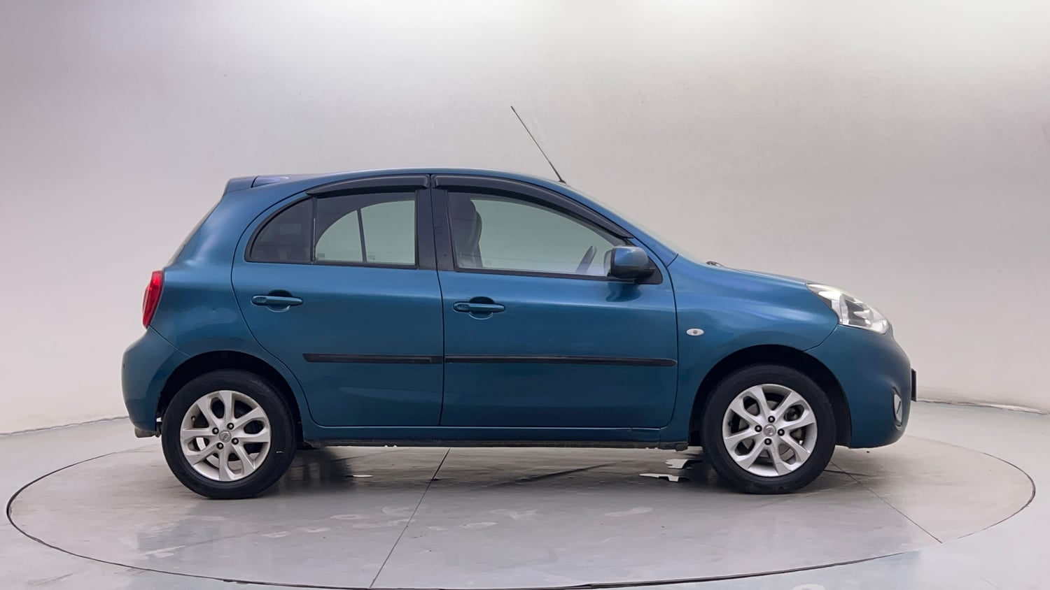 Used 2016 Nissan Micra XV CVT Petrol Automatic exterior RIGHT SIDE VIEW