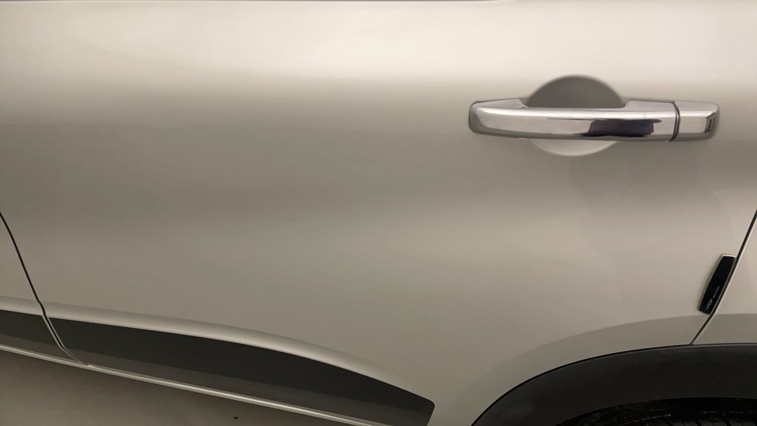 Used 2019 Renault Triber RXZ Petrol Manual dents MINOR SCRATCH