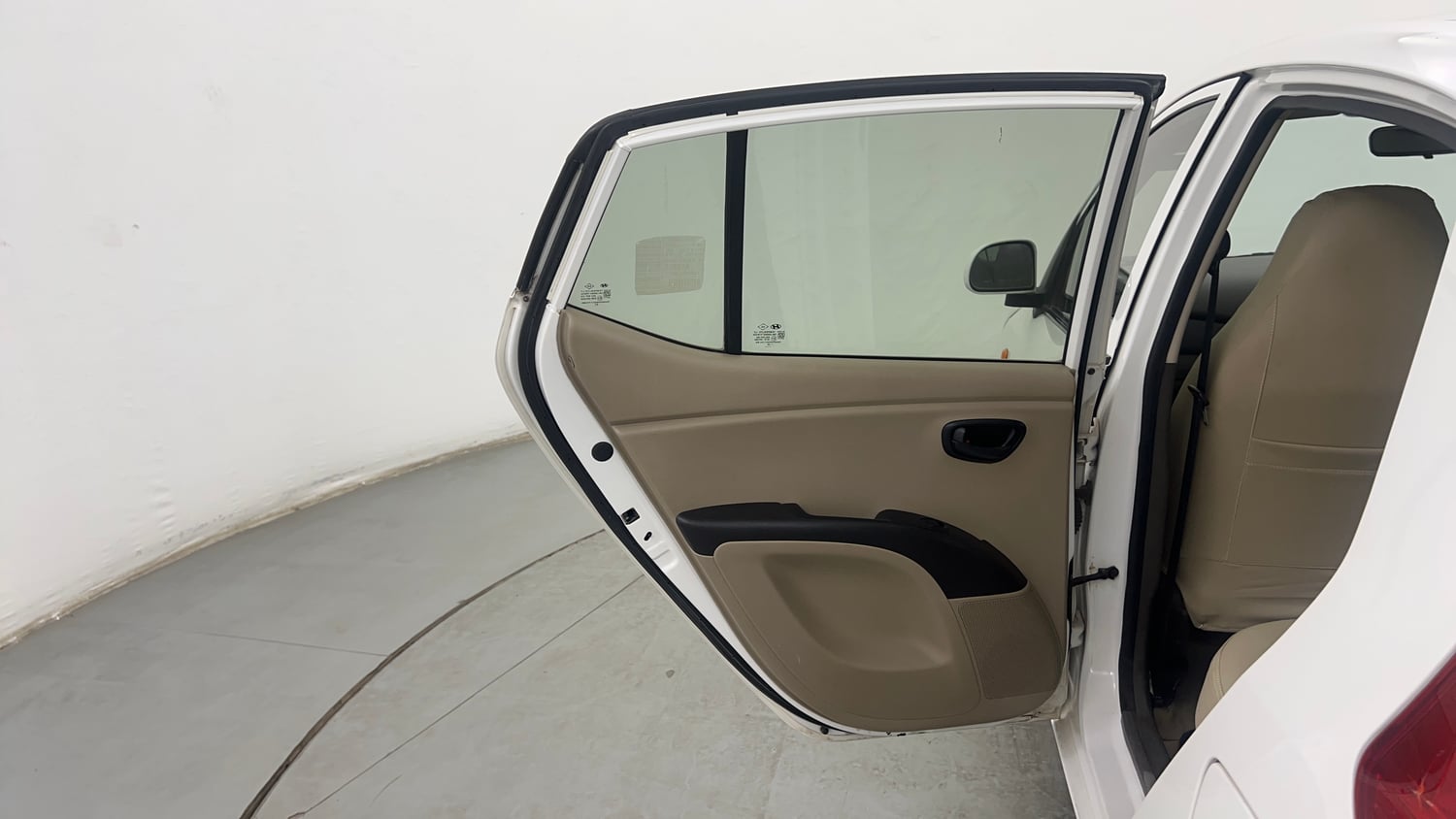 Used 2015 Hyundai i10 Magna 1.1 iRDE2 Petrol Manual interior LEFT REAR DOOR OPEN VIEW