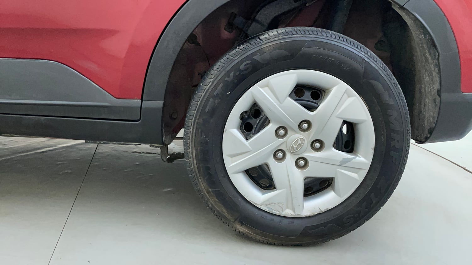 Used 2019 hyundai Venue S 1.0 AT Turbo Petrol Petrol Automatic tyres LEFT REAR TYRE RIM VIEW