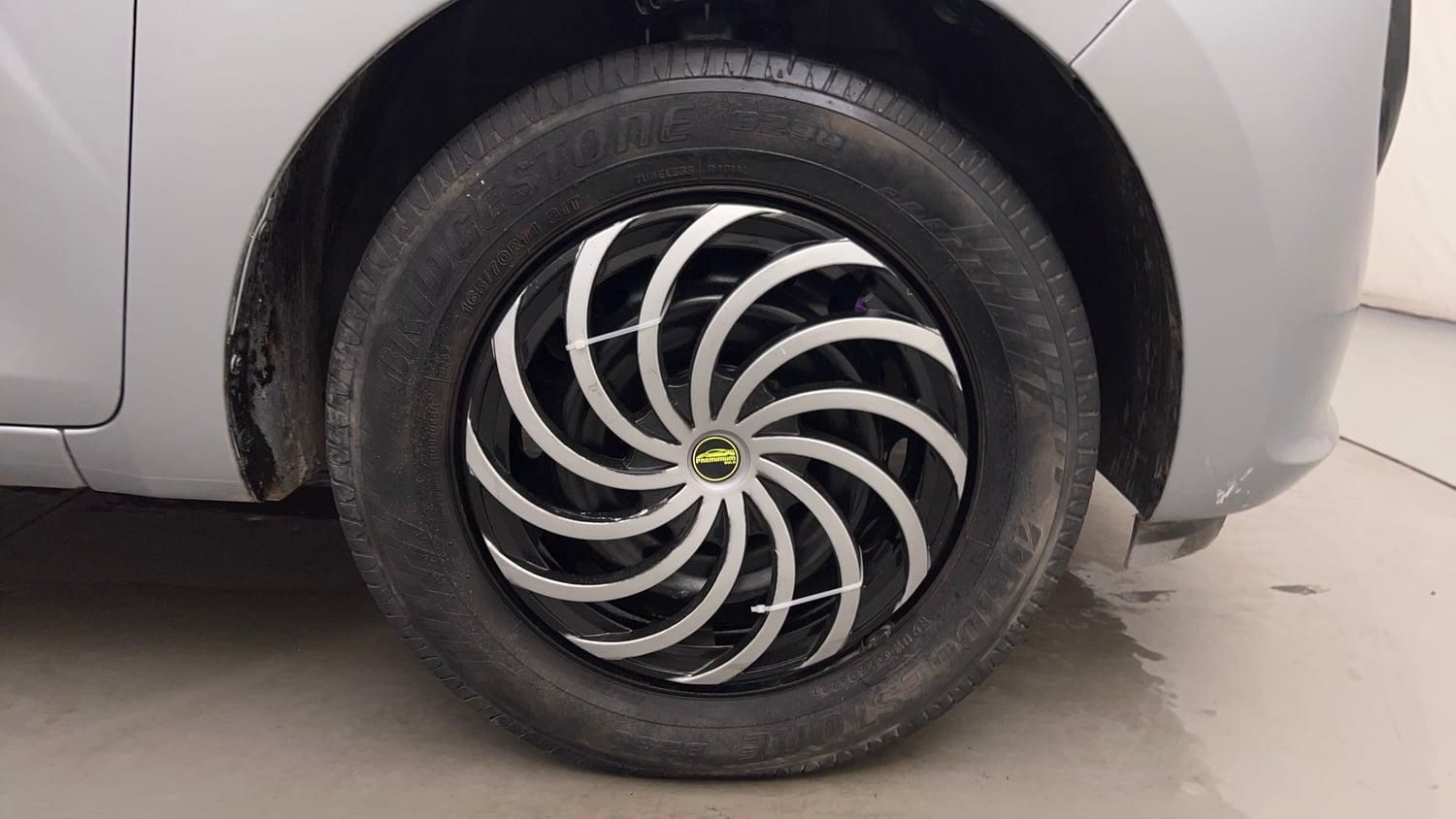 Used 2020 Hyundai Santro Asta Petrol Manual tyres RIGHT FRONT TYRE RIM VIEW