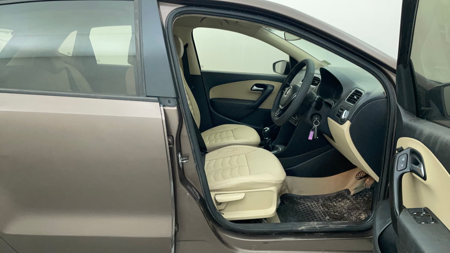 Used 2016 Volkswagen Polo Highline1.5L (D) Diesel Manual interior RIGHT SIDE FRONT DOOR CABIN VIEW
