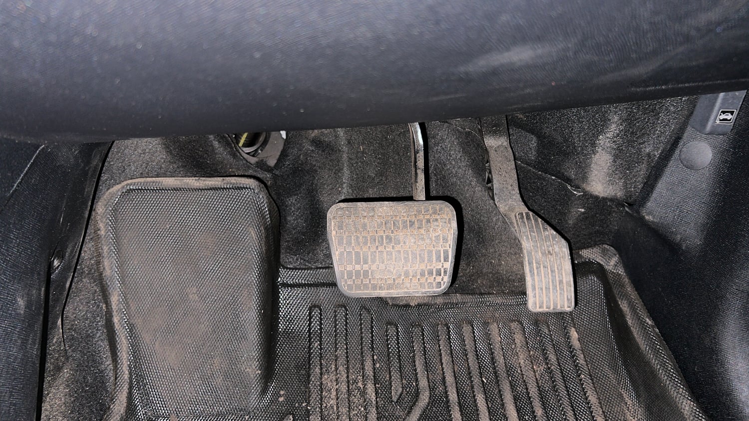 Used 2025 Tata Nexon Fearless Plus (PS) 1.2 Petrol DCA Dual Tone Petrol Automatic interior PEDALS VIEW
