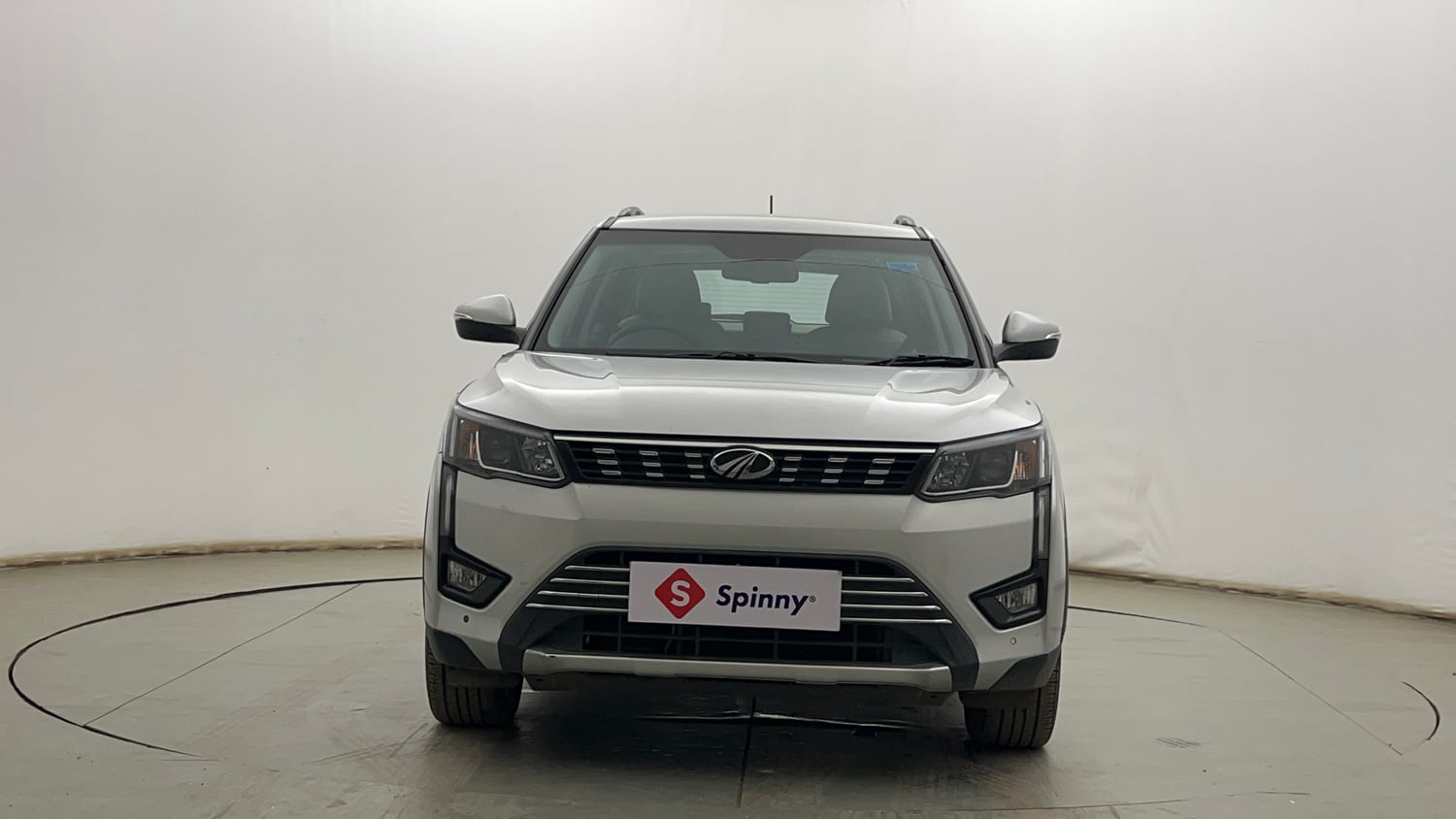 Used 2021 Mahindra XUV 300 W8 (O) 1.2 Petrol Petrol Manual exterior FRONT VIEW