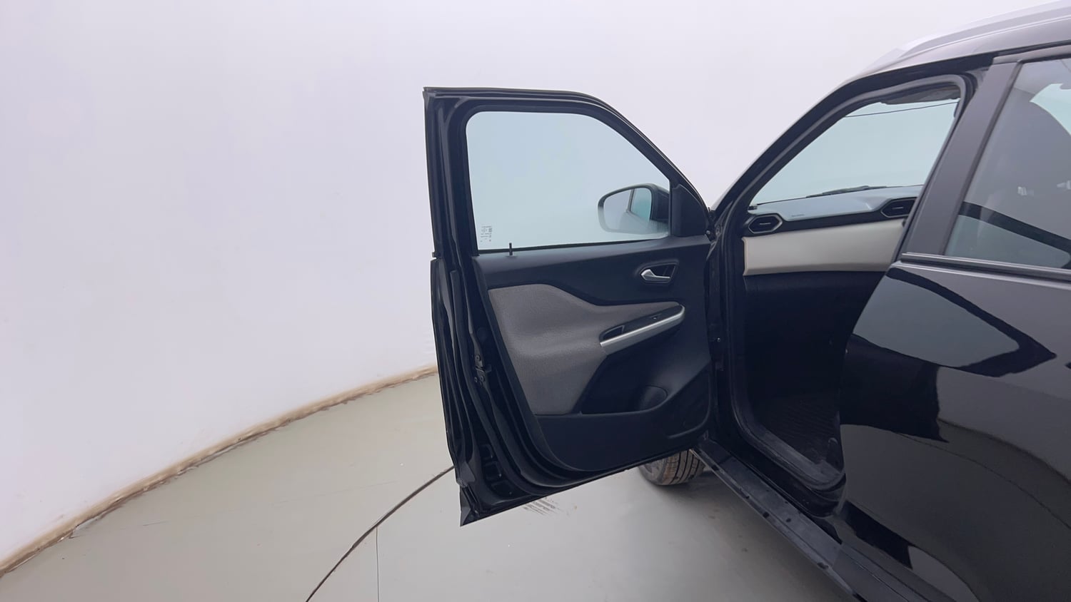 Used 2023 Nissan Magnite XL Petrol Manual interior LEFT FRONT DOOR OPEN VIEW
