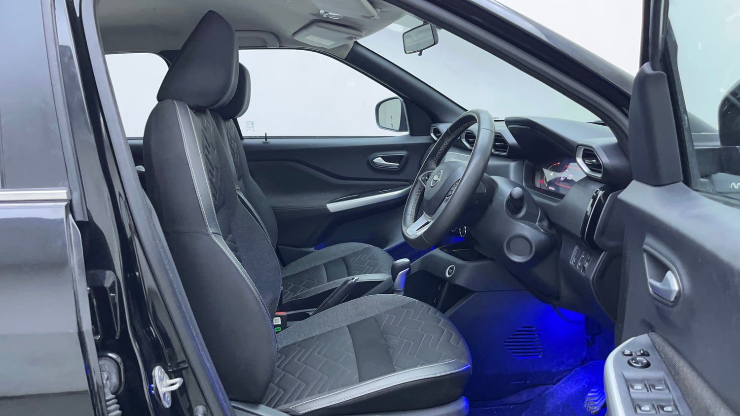 Used 2024 Nissan Magnite XV Premium (O)Turbo CVT Petrol Automatic interior RIGHT SIDE FRONT DOOR CABIN VIEW