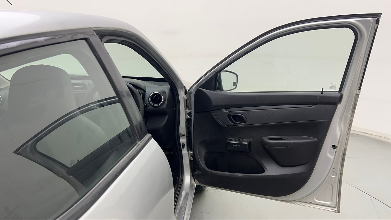 Used 2018 Renault Kwid 1.0 RXL Petrol Manual interior RIGHT FRONT DOOR OPEN VIEW