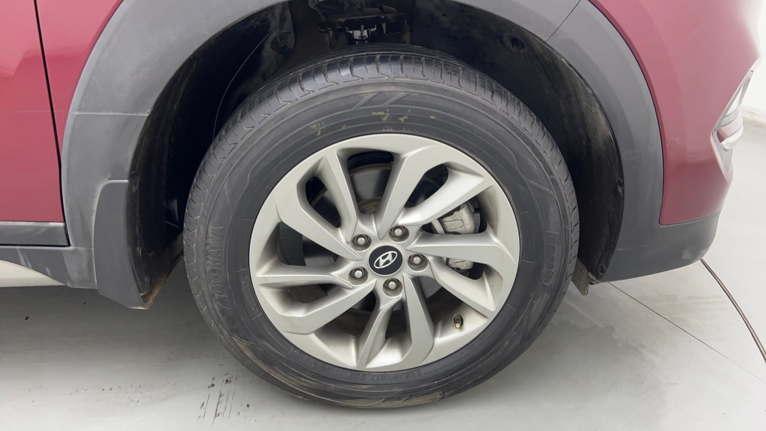 Used 2017 Hyundai Tucson 2WD MT Petrol Petrol Manual tyres RIGHT FRONT TYRE RIM VIEW
