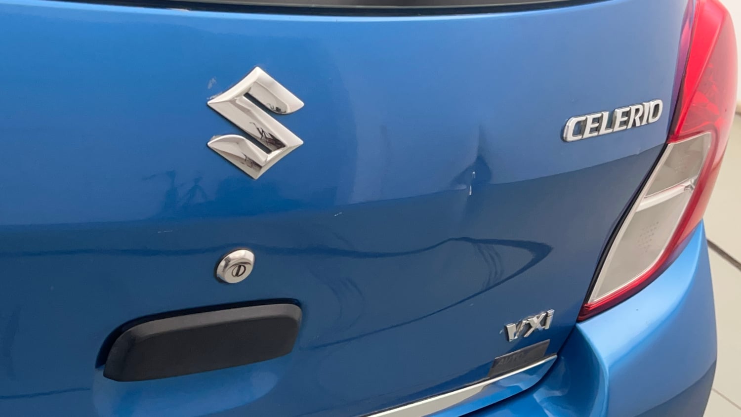 Used 2016 Maruti Suzuki Celerio VXi AMT Petrol Automatic dents MINOR DENT