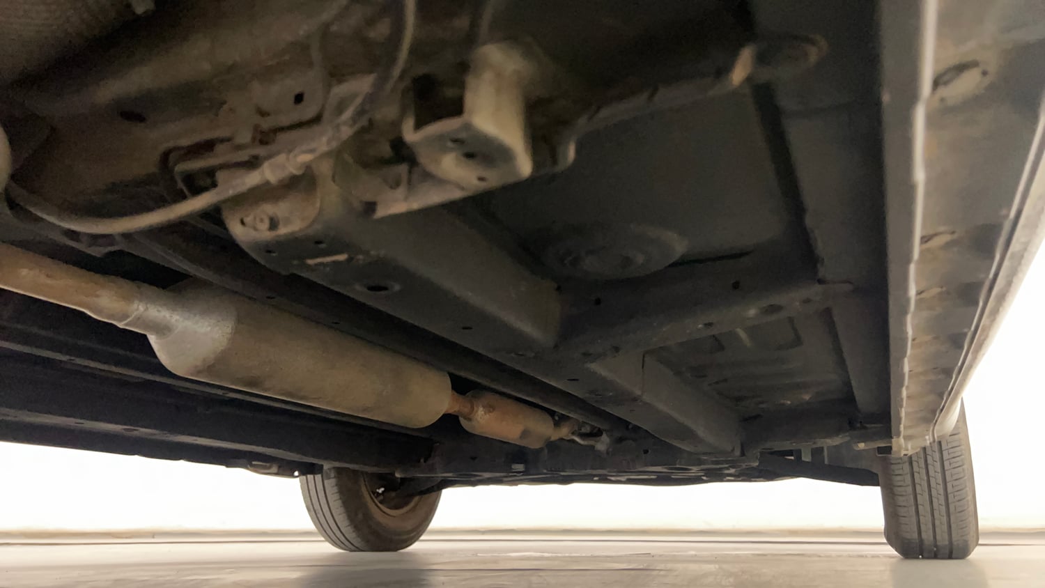 Used 2014 Maruti Suzuki Swift VXi Petrol Manual extra REAR RIGHT UNDERBODY VIEW