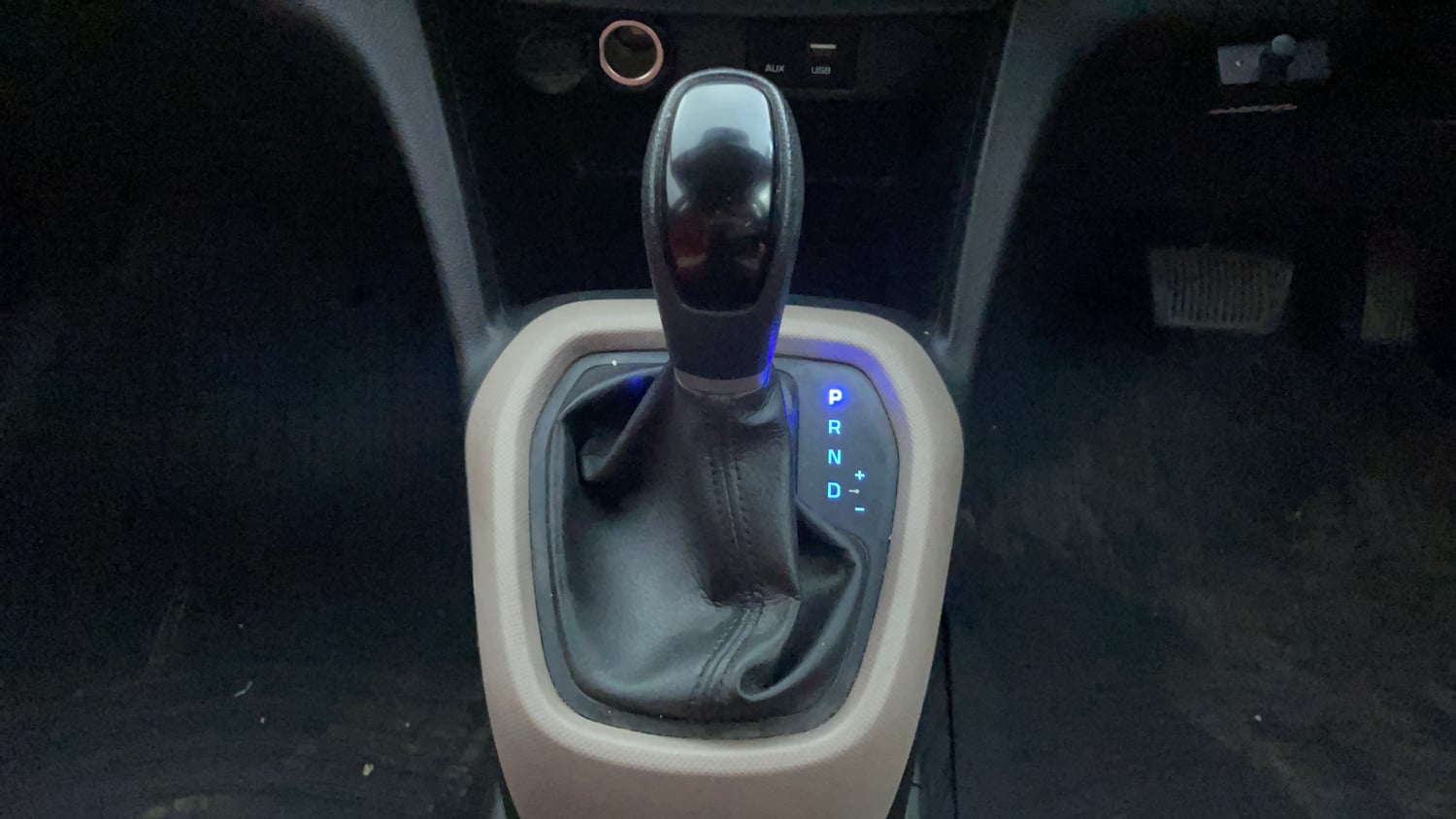 Used 2018 Hyundai Grand i10 Sportz AT 1.2 Kappa VTVT Petrol Automatic interior GEAR  KNOB VIEW