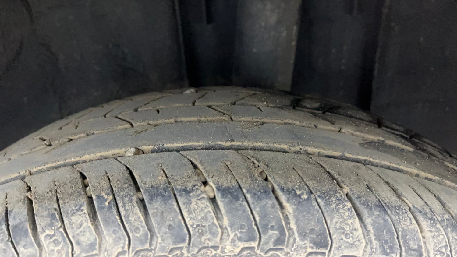 Used 2024 Nissan Magnite XV Premium (O)Turbo CVT Petrol Automatic tyres LEFT REAR TYRE TREAD VIEW